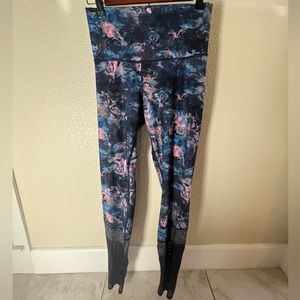 Lululemon If You’re Lucky Pant Moody Mirage Bark Berry Size 6 Like New